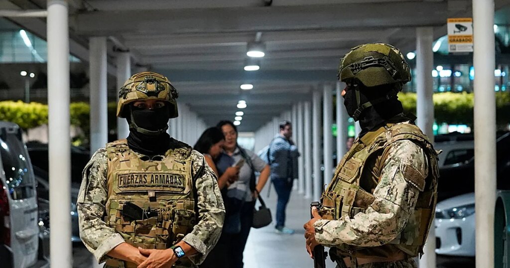 Dos menores asesinan a tiros al líder de la banda narcoterrorista 'Los Águilas' en el aeropuerto de Guayaquil