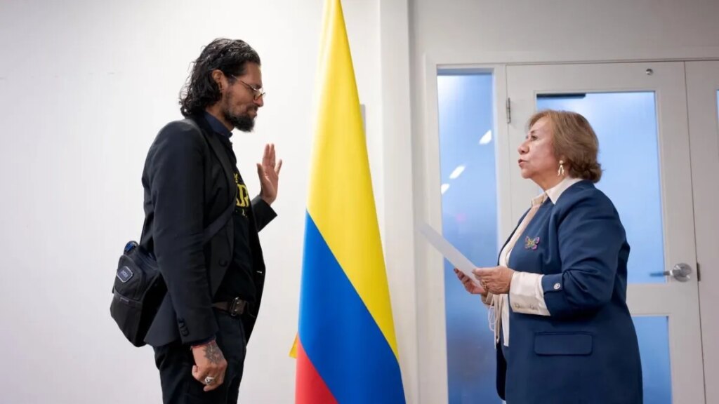 Draco Rosa recibió la ciudadanía colombiana en Miami: así fue la ceremonia en la que el cantante puertorriqueño obtuvo la nacionalidad
