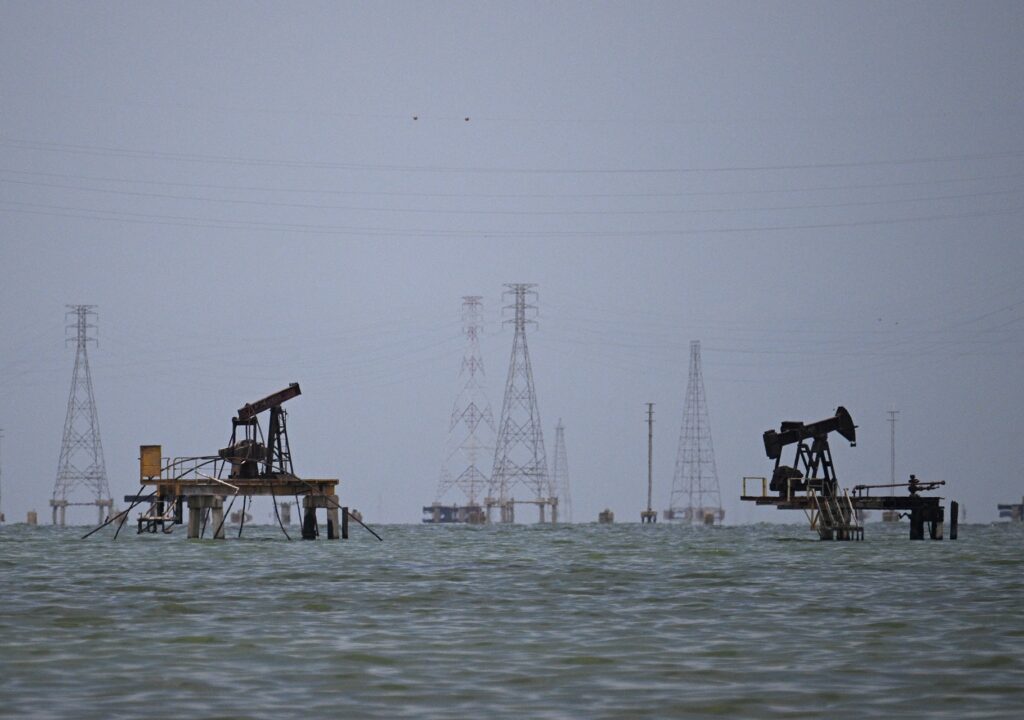 EE UU registra 1,25 millones de barriles diarios de petróleo en Venezuela y lo atribuye al plan de Trump-Rubio