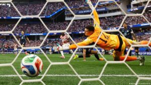EE.UU. brilla en su debut mundialista y golea a Paraguay