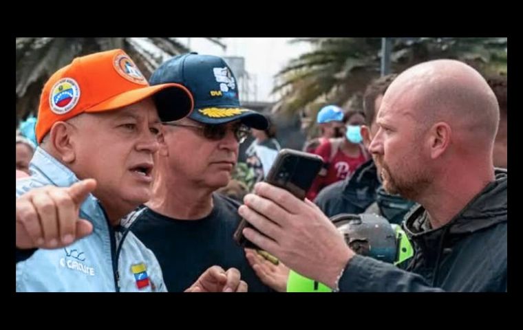 EEUU califica de "malentendido" el tenso cruce entre Diosdado Cabello y un rescatista