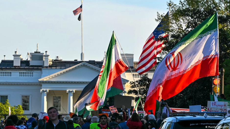 EE.UU. e Irán acuerdan pausar ataques y reunirse en Qatar