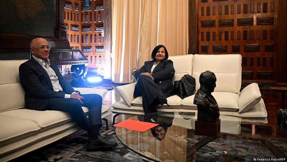 EE.UU. respalda reunión de Gobierno y oposición en Venezuela