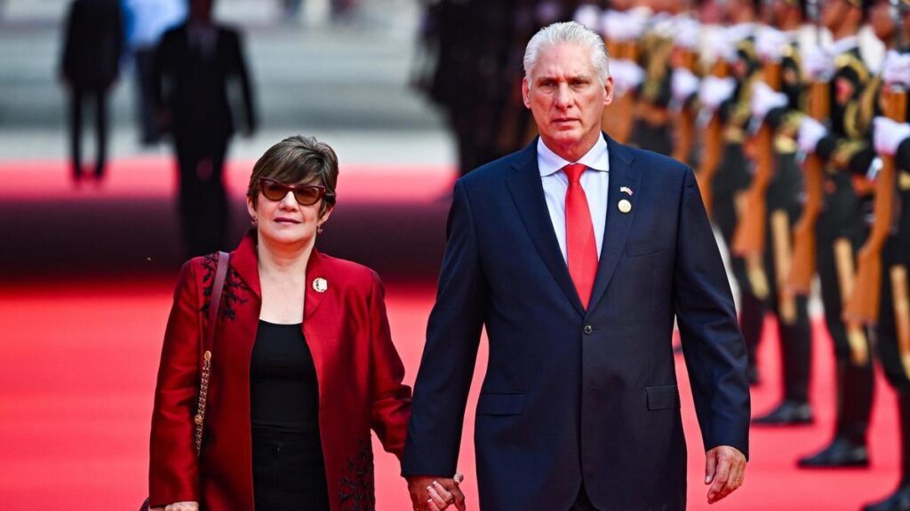 El presidente de Cuba, Miguel Díaz-Canel, y su esposa.