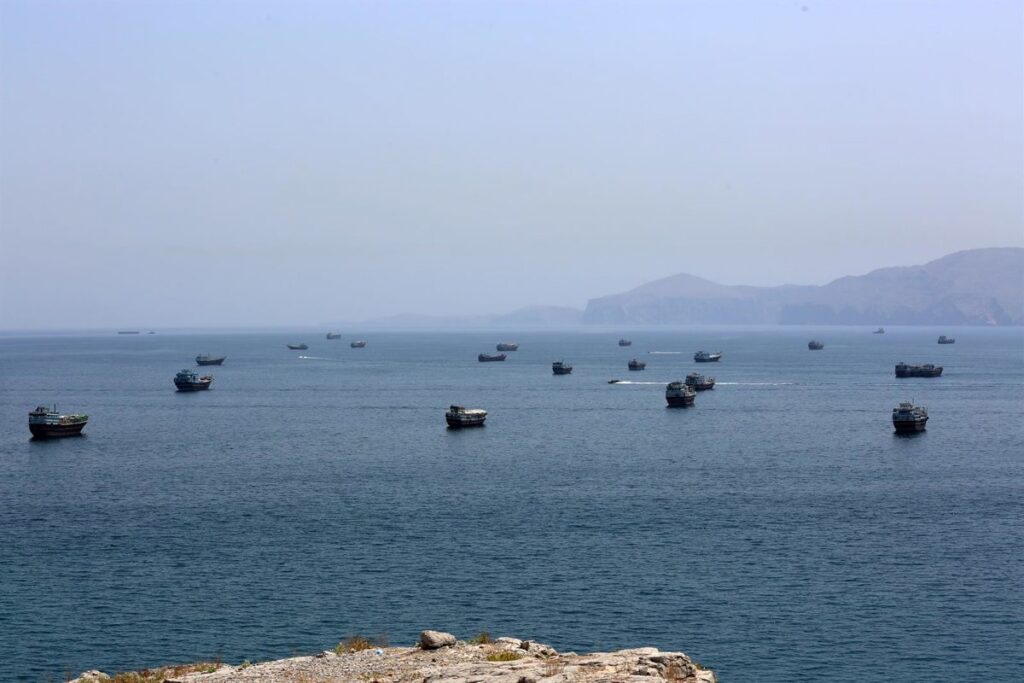 EEUU vuelve a atacar la costa iraní y Teherán responde contra bases norteamericanas en Bahréin y Kuwait | europapress.es