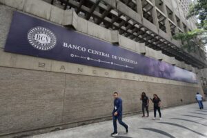Economistas alertaron sobre el divorcio entre la economía y el bolsillo de los venezolanos