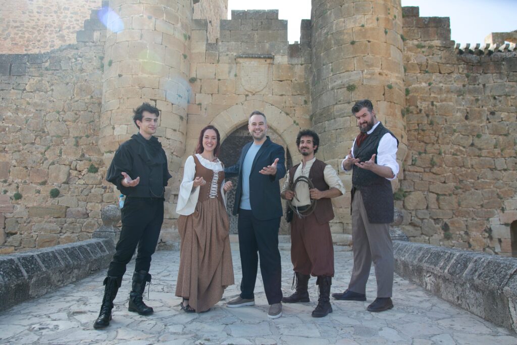 El Castillo de Pedraza estrena su era como factoría cultural de Santiago Segura y José Mota