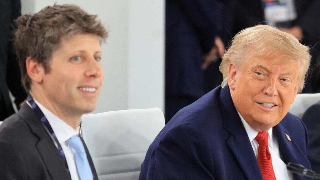 El CEO de Open AI, Sam Altman, y el presidente de EEUU, Donald Trump, este miércoles durante el encuentro del G7 con gigantes tecnológicos.