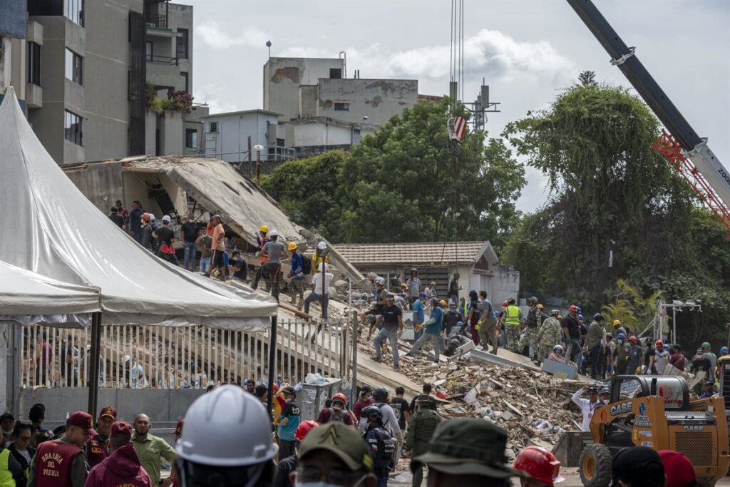 El Gobierno eleva a 133 los españoles desaparecidos en Venezuela y mantiene cinco muertos y 14 atrapados bajo escombros
