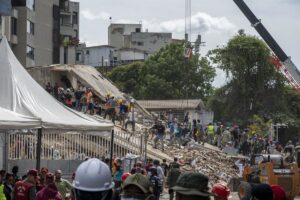 El Gobierno eleva a 133 los españoles desaparecidos en Venezuela y mantiene cinco muertos y 14 atrapados bajo escombros | europapress.es