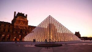 El Louvre atraviesa una situación crítica y advierte que necesita una profunda renovación