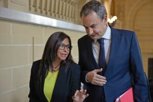 El País: Zapatero, una década al límite en Venezuela