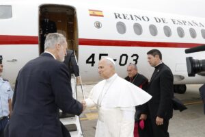 El Papa agradece a España y «de modo especial» al Rey Felipe VI su acogida durante el viaje apostólico | europapress.es
