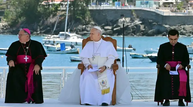 El Papa llega a Canarias y envía mensaje en defensa de migrantes