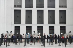 El Supremo propone llevar al TJUE la regularización de migrantes por posible «colisión» con la normativa europea | europapress.es