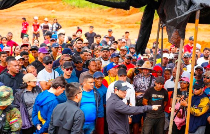 El emisario del chavismo que fue a Las Claritas tras operativo de EEUU que abatió a "Niño Guerrero"