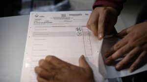 El ganador de las elecciones de Perú se decidirá en las 1.500 actas electorales impugnadas | elperiodico.com