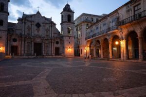 El «general verano» se asoma a una Cuba sofocada por la grave crisis económica y el duro bloqueo de EEUU | elperiodico.com