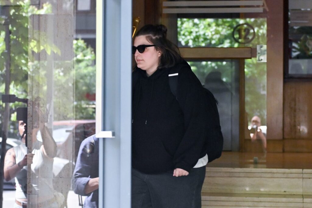 El juez imputa a las hijas de Zapatero y a su secretaria en el 'caso Plus Ultra'
