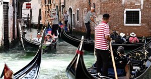 El nuevo alcalde de Venecia quiere subir el precio de entrada a la ciudad a 50 euros
