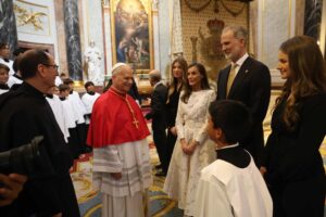 El papa inicia su visita a España con un llamado a abandonar la polarización – Efecto Cocuyo