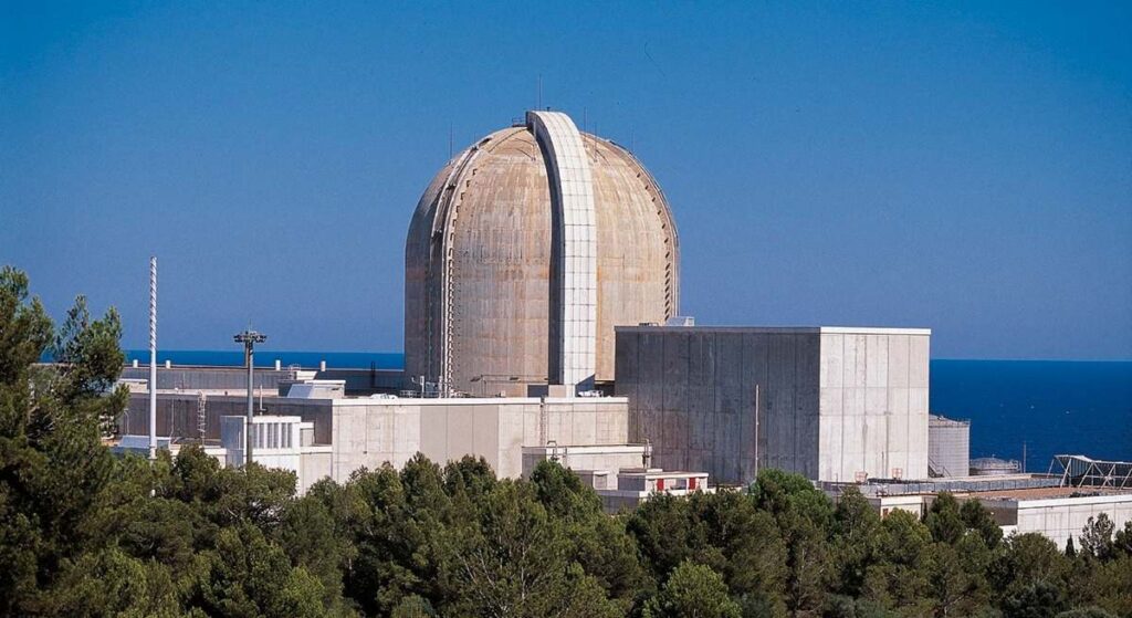 El parque nuclear español en mínimos: la mitad de las centrales están paradas