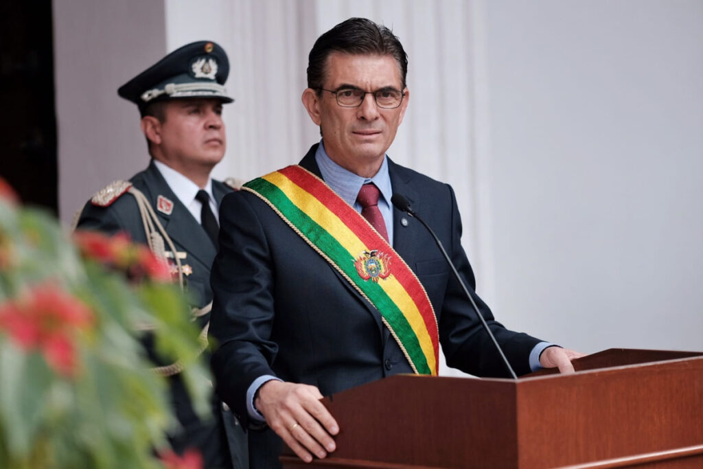 El presidente de Bolivia promueve una ley para facultar a las Fuerzas Armadas en el desbloqueo de rutas bajo estado de excepción