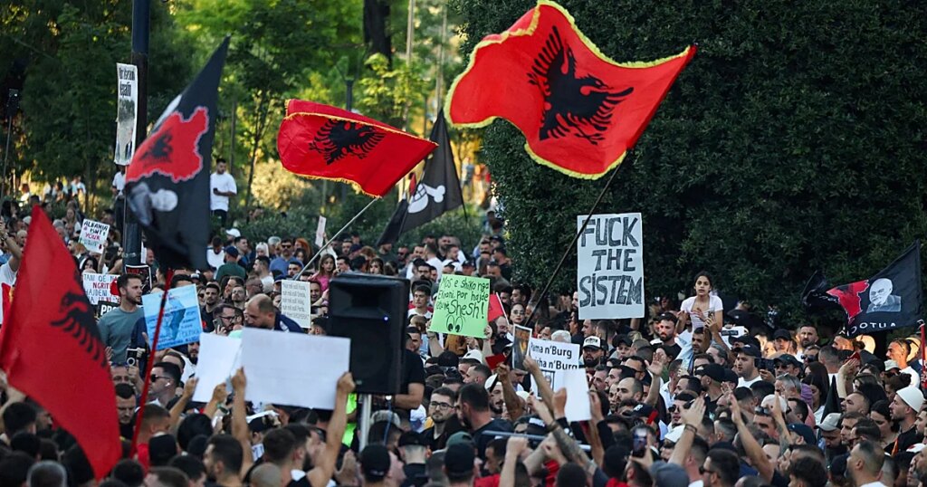 El primer ministro de Albania acusa a Irán de instigar las protestas contra el resort de lujo de los Trump