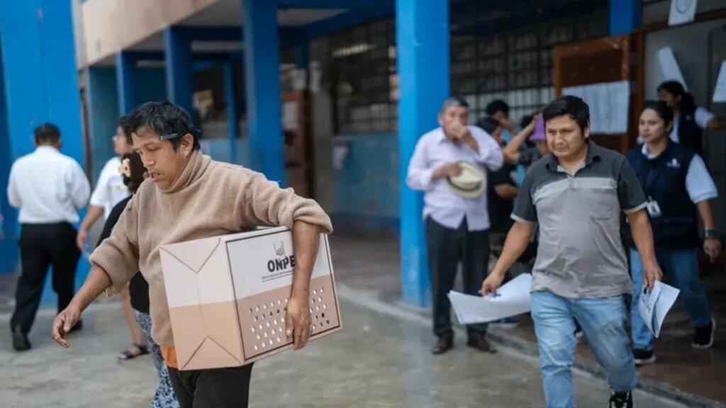 Elecciones en Perú: más de 1.500 actas bajo observación que serán clave para el resultado del balotaje