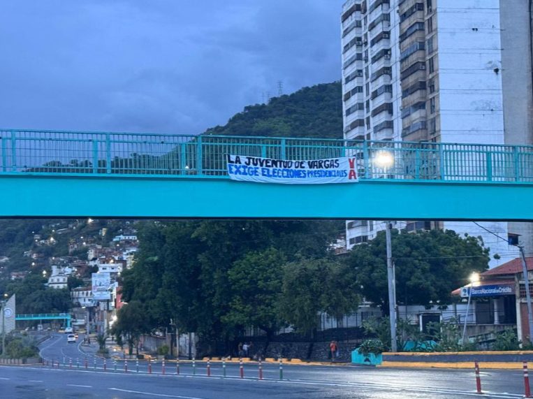 En FOTOS: juventud exige elecciones presidenciales a lo largo y ancho de toda Venezuela