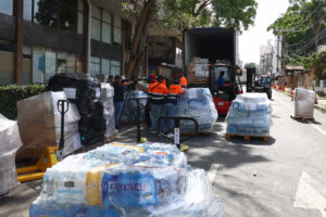 En solo dos días, Panamá reunió 100 toneladas de ayuda humanitaria para Venezuela (FOTOS)