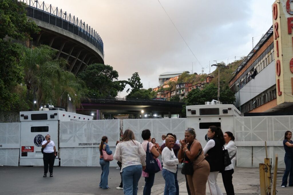 Encuentro Ciudadano rechazó retención arbitraria de periodistas durante una cobertura en El Helicoide