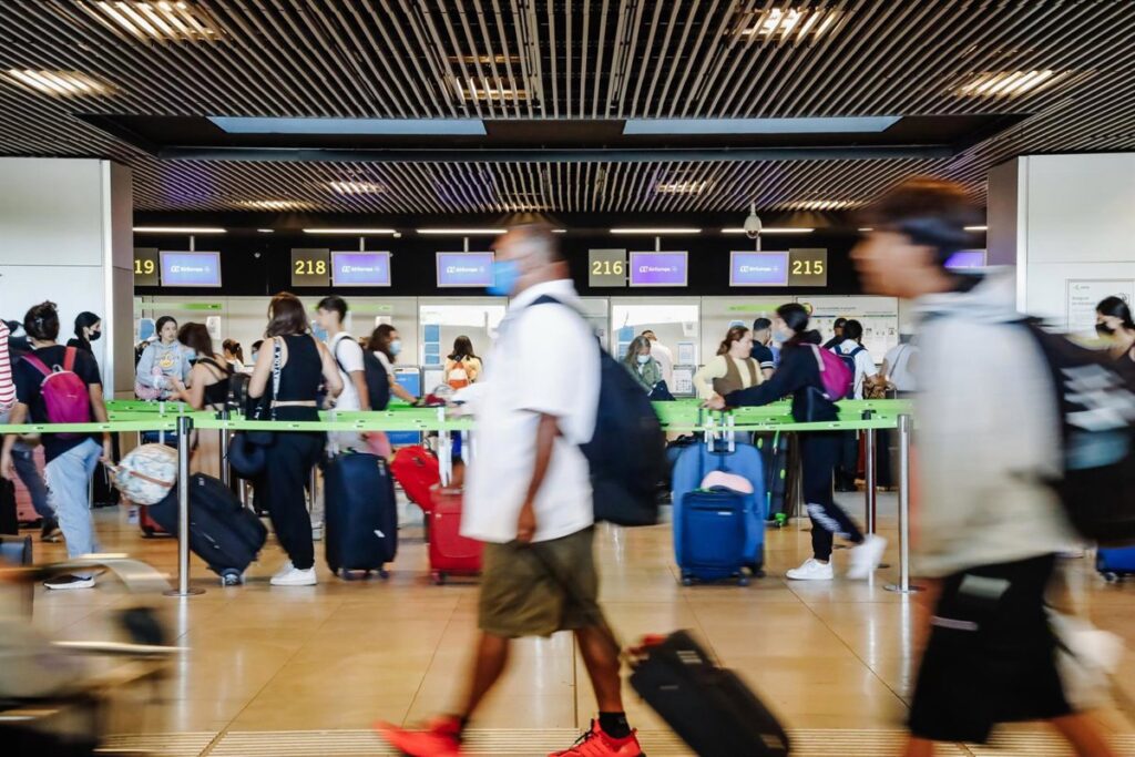 Epidemias, alertas o amenazas terroristas: Exteriores lanza su campaña estival "para prevenir incidentes" en los viajes