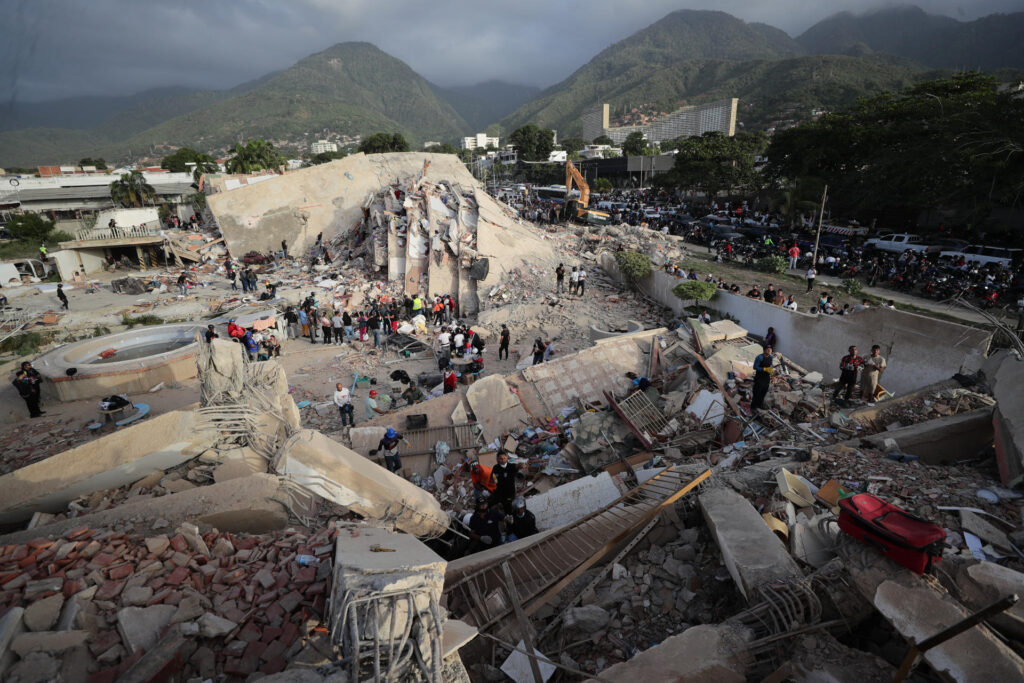 Equipo de Países Bajos llega a Caracas para apoyar en labores de búsqueda tras terremotos