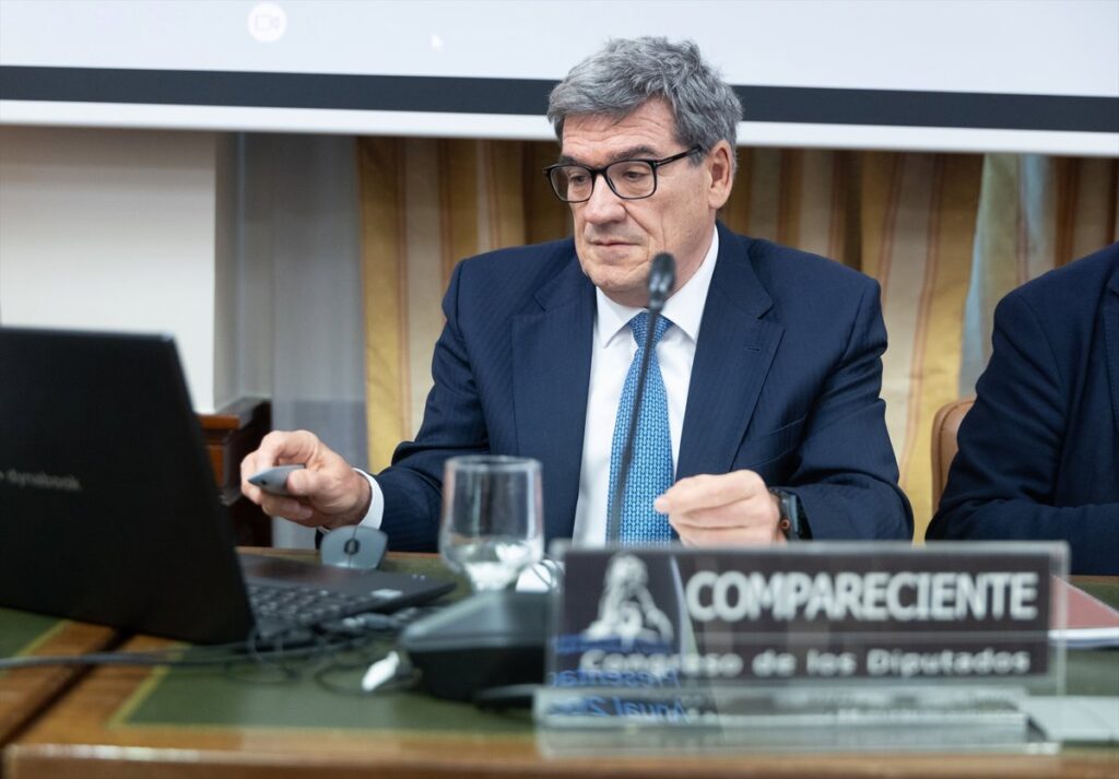 Escrivá pide abordar la vivienda como "emergencia nacional", con "reacción conjunta" de administraciones