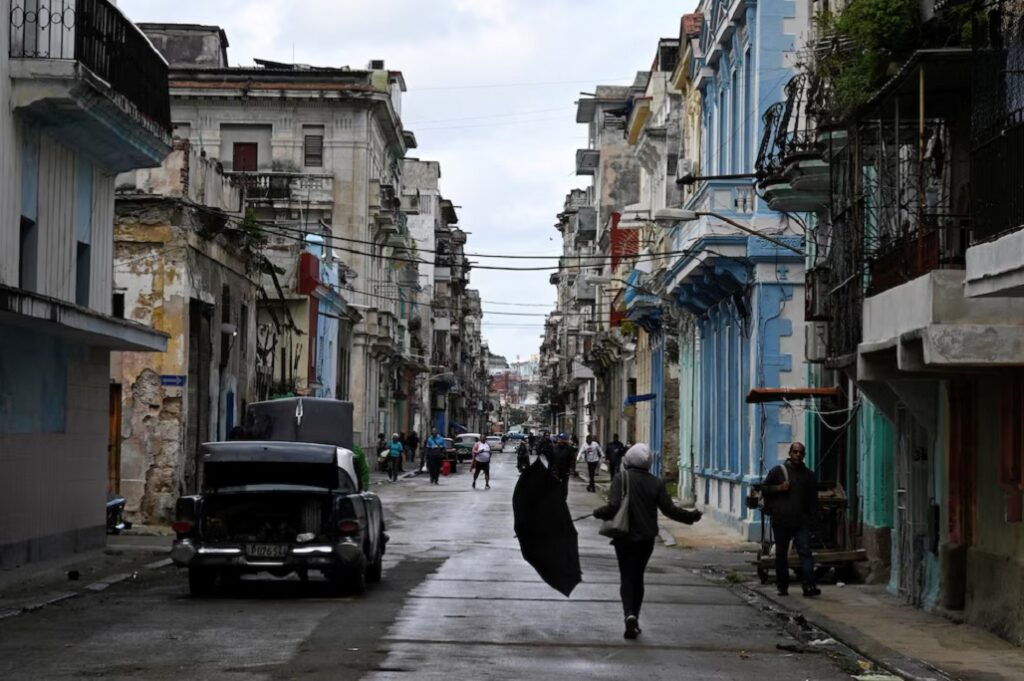 España busca "minimizar" impacto en sus empresas en Cuba de las sanciones de EE.UU. - AlbertoNews