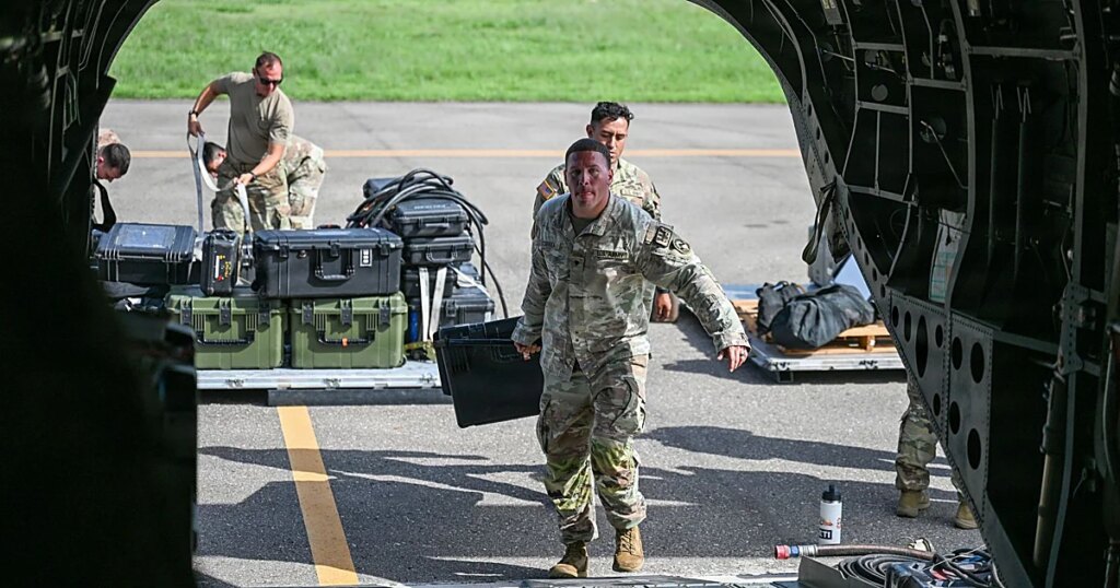 Estados Unidos despliega ya su músculo militar y financiero para auxiliar a Venezuela