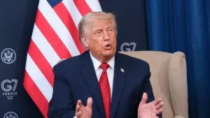 «Esto no es un G7, es un G6+1»: el «jefe» Trump convierte la cumbre en su propio escenario | elperiodico.com