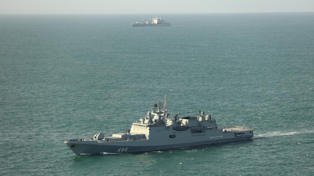 La fragata rusa Almirante Grigorovich, en una imagen difundida por el Ministerio de Defensa del Reino Unido.