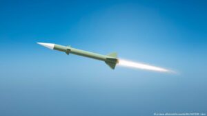 FT: EE. UU. evalúa expandir despliegue nuclear en Europa