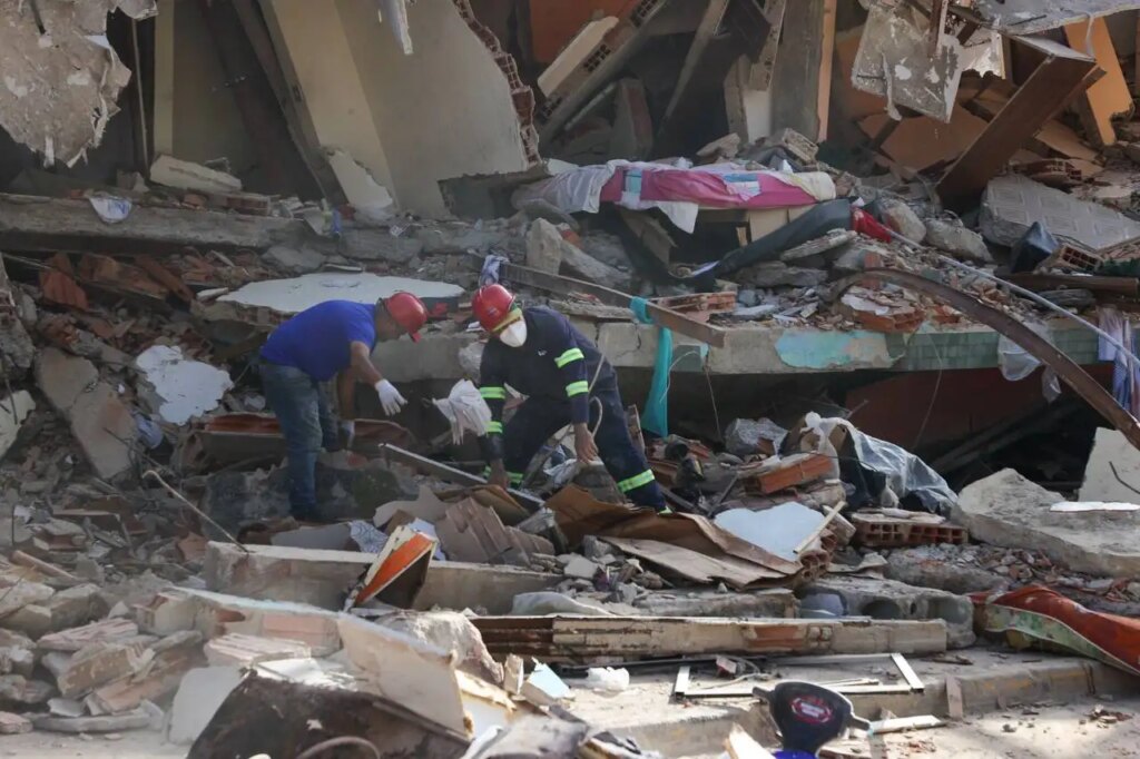 Fallecidos por los terremotos se elevan a 1.430 en todo el país