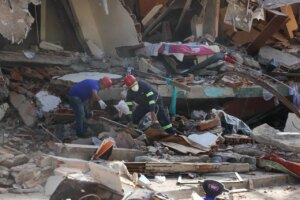 Fallecidos por los terremotos se elevan a 1.430 en todo el país