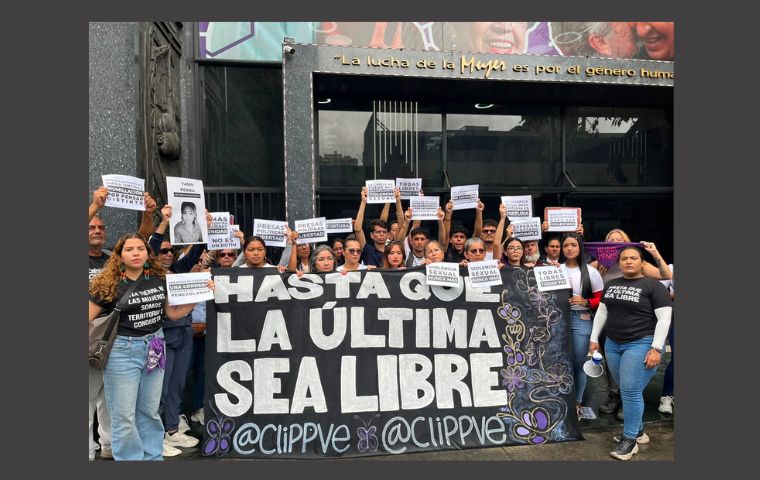 Familiares de presas políticas exigen al Ministerio de la Mujer investigar violencia sexual
