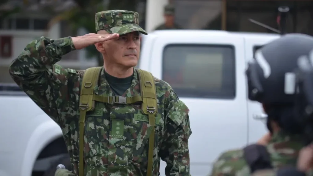 Federico Gutiérrez le ofrece trabajo en la Alcaldía de Medellín al general Erick Rodríguez tras su salida de las Fuerzas Militares: ‘No está solo’