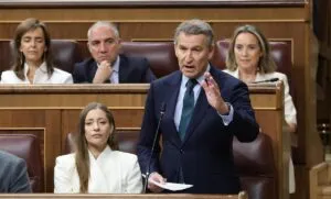 Feijóo critica que Zapatero siga sin explicar las joyas: «Quien blanquea una dictadura, puede blanquear capitales» | europapress.es
