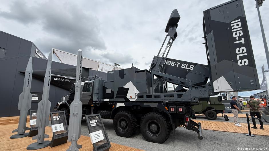 Feria aeroespacial de Berlín vive una fiebre del oro militar