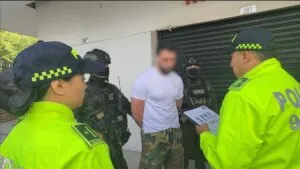 Francés requerido por Interpol por coordinar operación transnacional de tráfico de drogas fue capturado en Medellín: así enviaba los estupefacientes
