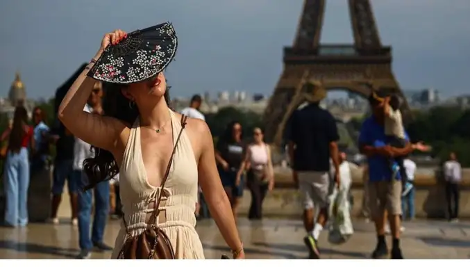 Francia cierra 845 centros de educación por el calor