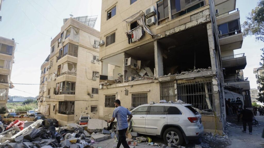 Daños por un bombardeo israelí en el sur de Beirut, el pasado jueves.