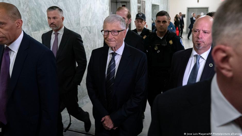 Gates y relación con Epstein: "Nunca debí reunirme" con él